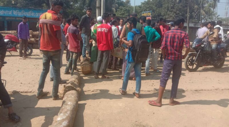 জুড়ি ফুলতলা রোডে গাছ ফেলে সাধারন জনগনের প্রতিবাদ ভিডিওসহ